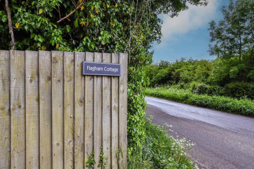 The Hideaway @ Flagham Cottage. Malmesbury Luaran gambar